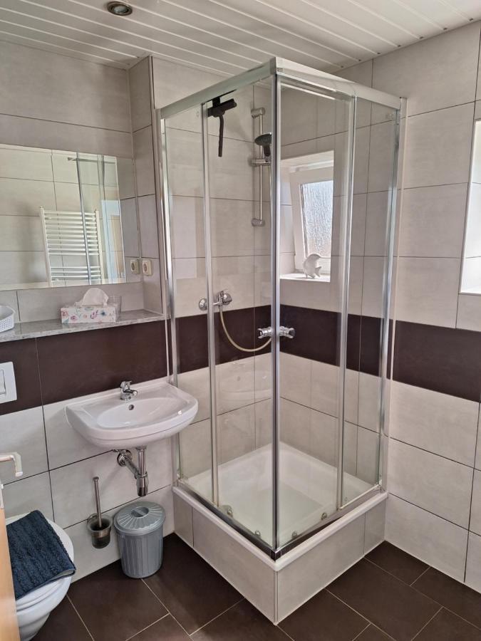 Gaststaette Und Pension Zur Schiene Merseburg Esterno foto