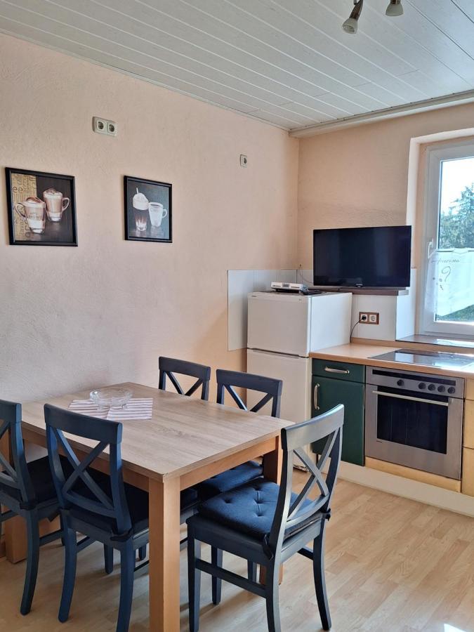 Gaststaette Und Pension Zur Schiene Merseburg Esterno foto