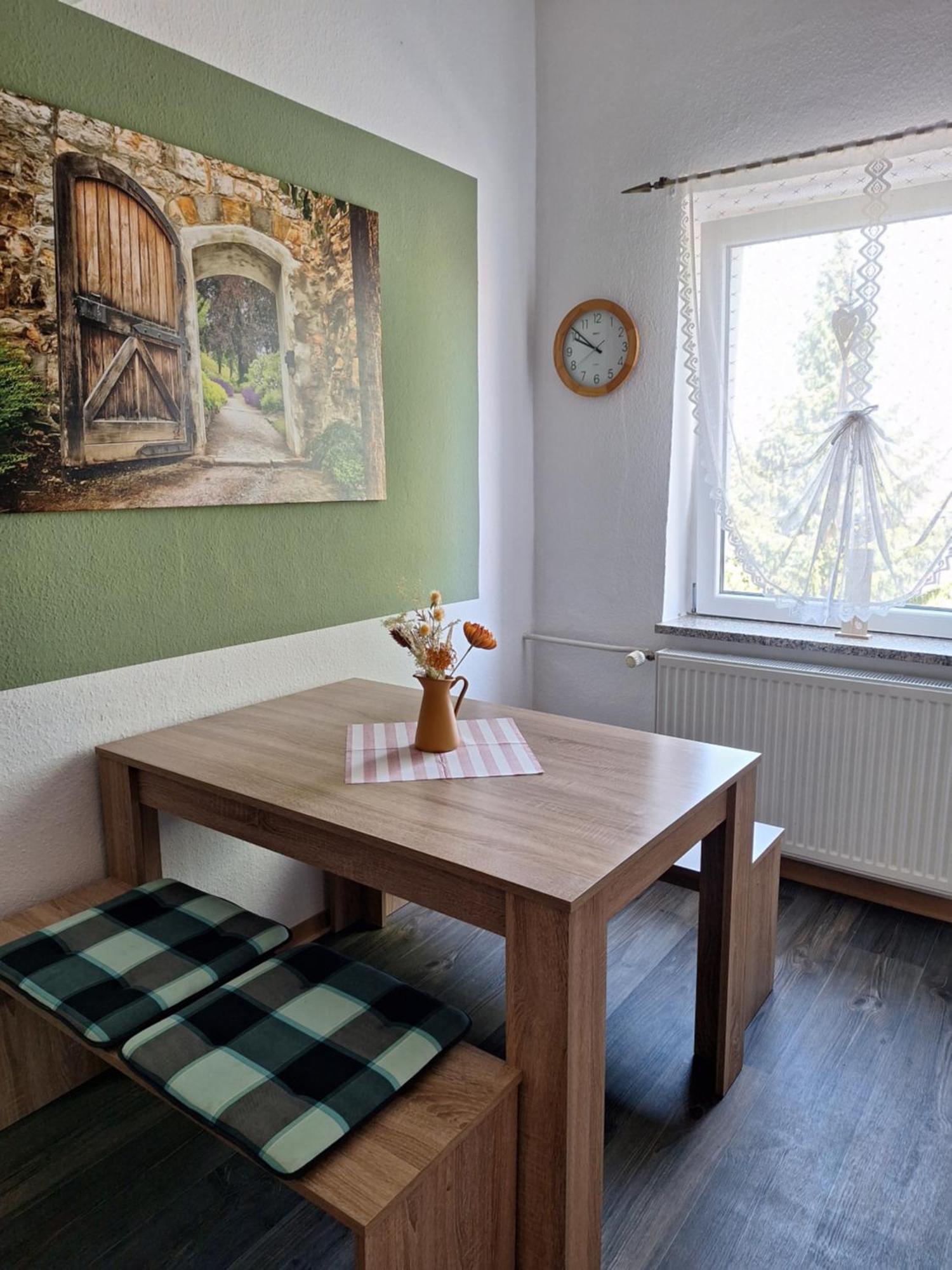 Gaststaette Und Pension Zur Schiene Merseburg Esterno foto