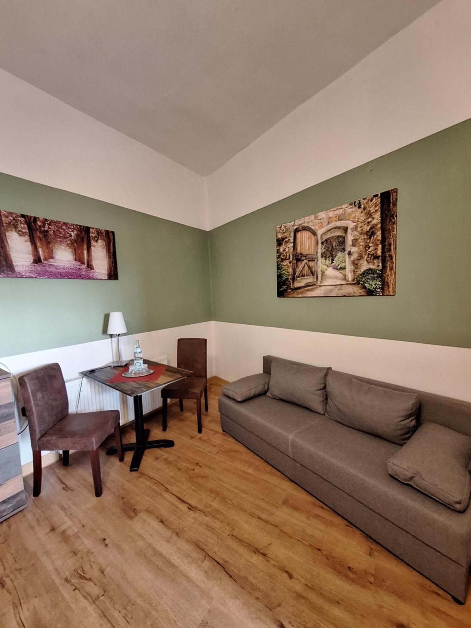 Gaststaette Und Pension Zur Schiene Merseburg Esterno foto