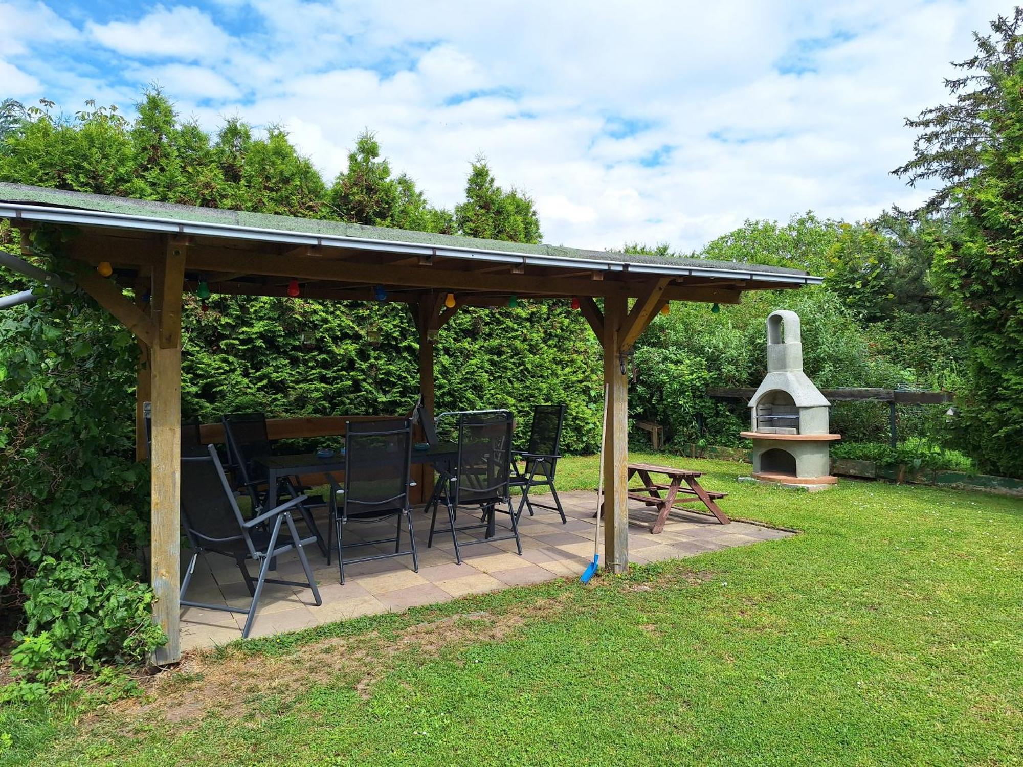 Gaststaette Und Pension Zur Schiene Merseburg Esterno foto